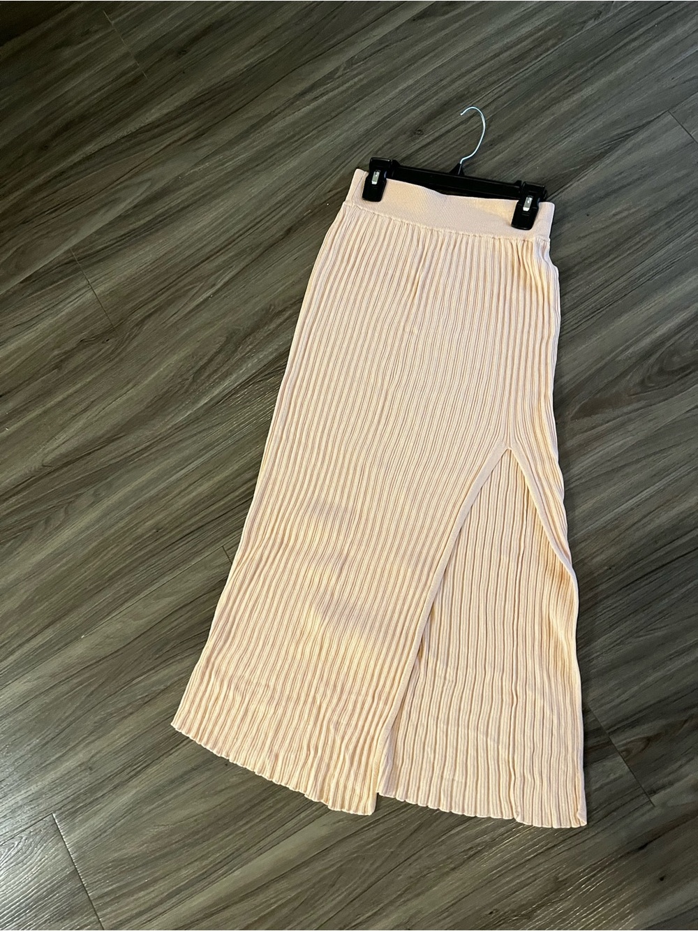 Wilfred Ribbed Skirt with Side Slit - light peach